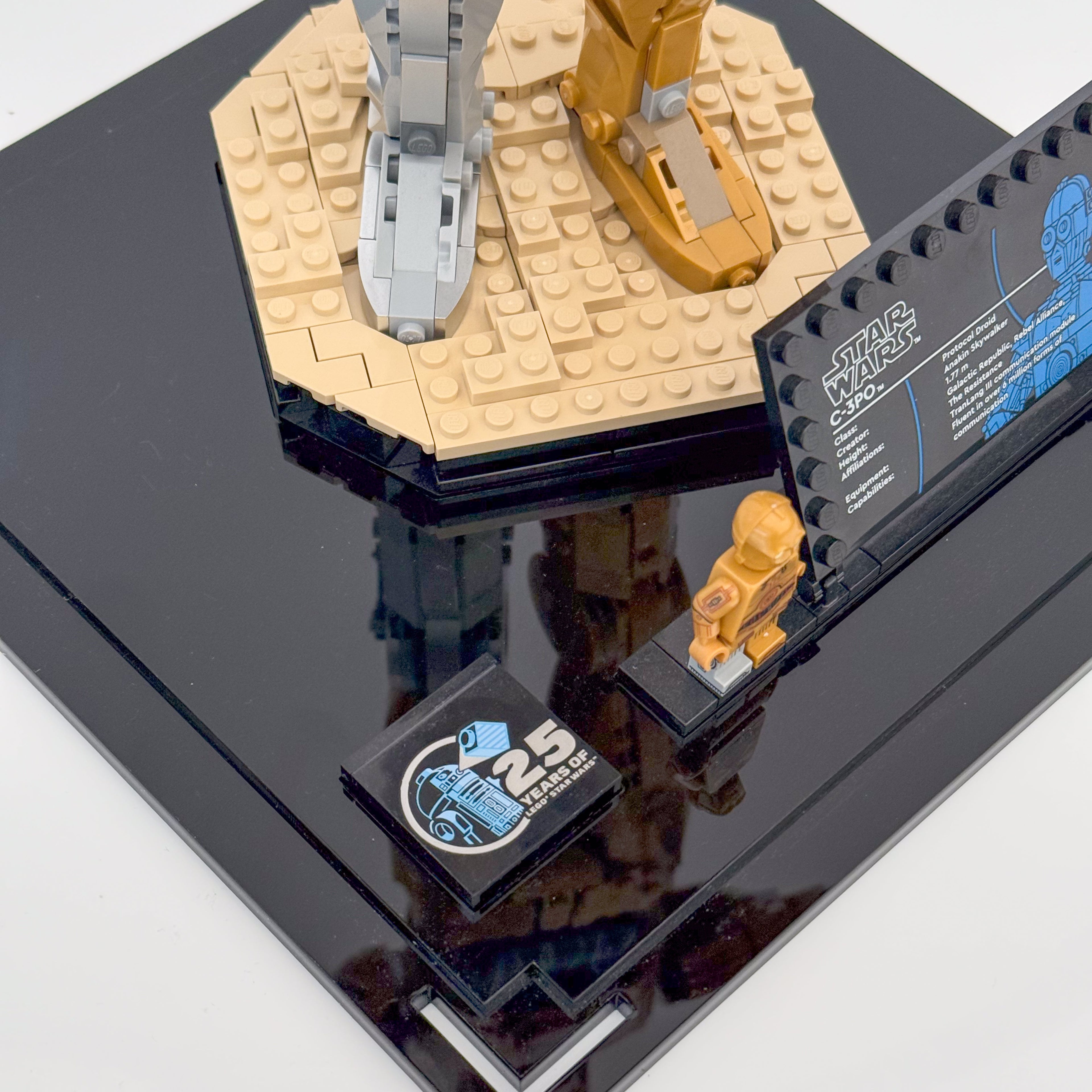 Display Case for LEGO® Star Wars C-3PO (75398)