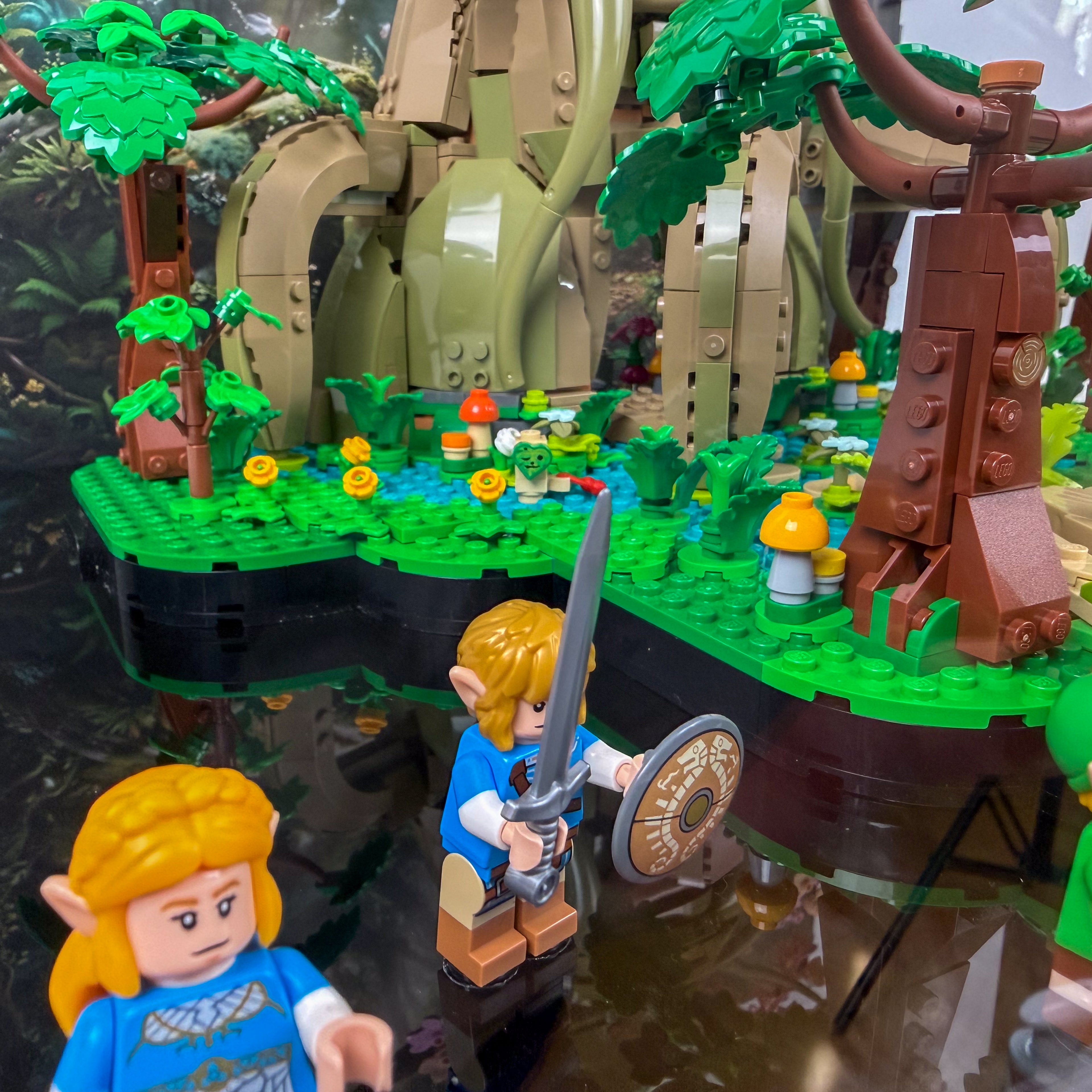 Display Case For LEGO® The Legend of Zelda Great Deku Tree 2-in-1 77092